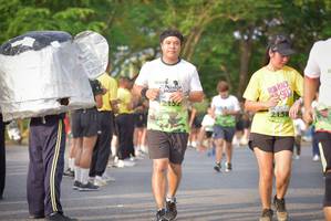 BIB: 2158
                            <button type="button" onclick="openModal(3750317)" class="btn btn-primary btn-sm float-right btn-popup" data-toggle="modal" data-target=".modal-high-quality">
                        <i class="fas fa-shopping-cart"></i> Add to Cart
                    </button>
                                            <button type="button" onclick="isThisMe(3750317, true)" class="btn btn-success btn-sm float-right btn-popup btn-isme hidden" data-toggle="tooltip" data-placement="bottom" title="นี่คือรูปของคุณใช่ไหม คลิกที่นี่เพื่อเอาเข้าอัลบั้ม">
                        <i class="fas fa-plus"></i> Add to album
                    </button>
                    <button type="button" onclick="isThisMe(3750317, false)" class="btn btn-warning btn-sm float-right btn-popup btn-isnotme hidden">
                        <i class="fas fa-ban"></i> Remove from album
                    </button>