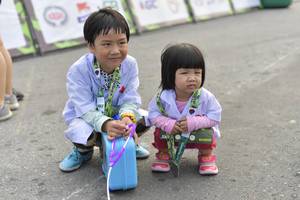 BIB: 8809, 880, 881
                            <button type="button" onclick="openModal(3719316)" class="btn btn-primary btn-sm float-right btn-popup" data-toggle="modal" data-target=".modal-high-quality">
                        <i class="fas fa-shopping-cart"></i> Add to Cart
                    </button>
                                            <button type="button" onclick="isThisMe(3719316, true)" class="btn btn-success btn-sm float-right btn-popup btn-isme hidden" data-toggle="tooltip" data-placement="bottom" title="นี่คือรูปของคุณใช่ไหม คลิกที่นี่เพื่อเอาเข้าอัลบั้ม">
                        <i class="fas fa-plus"></i> Add to album
                    </button>
                    <button type="button" onclick="isThisMe(3719316, false)" class="btn btn-warning btn-sm float-right btn-popup btn-isnotme hidden">
                        <i class="fas fa-ban"></i> Remove from album
                    </button>