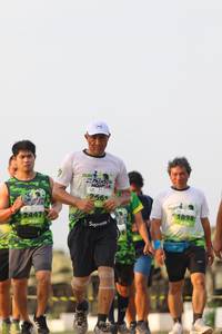 BIB: 2447, 1898
                            <button type="button" onclick="openModal(3707666)" class="btn btn-primary btn-sm float-right btn-popup" data-toggle="modal" data-target=".modal-high-quality">
                        <i class="fas fa-shopping-cart"></i> Add to Cart
                    </button>
                                            <button type="button" onclick="isThisMe(3707666, true)" class="btn btn-success btn-sm float-right btn-popup btn-isme hidden" data-toggle="tooltip" data-placement="bottom" title="นี่คือรูปของคุณใช่ไหม คลิกที่นี่เพื่อเอาเข้าอัลบั้ม">
                        <i class="fas fa-plus"></i> Add to album
                    </button>
                    <button type="button" onclick="isThisMe(3707666, false)" class="btn btn-warning btn-sm float-right btn-popup btn-isnotme hidden">
                        <i class="fas fa-ban"></i> Remove from album
                    </button>