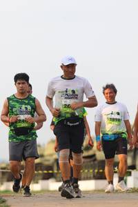 BIB: 389
                            <button type="button" onclick="openModal(3707671)" class="btn btn-primary btn-sm float-right btn-popup" data-toggle="modal" data-target=".modal-high-quality">
                        <i class="fas fa-shopping-cart"></i> Add to Cart
                    </button>
                                            <button type="button" onclick="isThisMe(3707671, true)" class="btn btn-success btn-sm float-right btn-popup btn-isme hidden" data-toggle="tooltip" data-placement="bottom" title="นี่คือรูปของคุณใช่ไหม คลิกที่นี่เพื่อเอาเข้าอัลบั้ม">
                        <i class="fas fa-plus"></i> Add to album
                    </button>
                    <button type="button" onclick="isThisMe(3707671, false)" class="btn btn-warning btn-sm float-right btn-popup btn-isnotme hidden">
                        <i class="fas fa-ban"></i> Remove from album
                    </button>