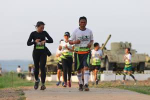 BIB: 450
                            <button type="button" onclick="openModal(3707054)" class="btn btn-primary btn-sm float-right btn-popup" data-toggle="modal" data-target=".modal-high-quality">
                        <i class="fas fa-shopping-cart"></i> Add to Cart
                    </button>
                                            <button type="button" onclick="isThisMe(3707054, true)" class="btn btn-success btn-sm float-right btn-popup btn-isme hidden" data-toggle="tooltip" data-placement="bottom" title="นี่คือรูปของคุณใช่ไหม คลิกที่นี่เพื่อเอาเข้าอัลบั้ม">
                        <i class="fas fa-plus"></i> Add to album
                    </button>
                    <button type="button" onclick="isThisMe(3707054, false)" class="btn btn-warning btn-sm float-right btn-popup btn-isnotme hidden">
                        <i class="fas fa-ban"></i> Remove from album
                    </button>