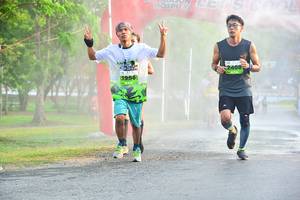 BIB: 2408, 1986
                            <button type="button" onclick="openModal(3700178)" class="btn btn-primary btn-sm float-right btn-popup" data-toggle="modal" data-target=".modal-high-quality">
                        <i class="fas fa-shopping-cart"></i> Add to Cart
                    </button>
                                            <button type="button" onclick="isThisMe(3700178, true)" class="btn btn-success btn-sm float-right btn-popup btn-isme hidden" data-toggle="tooltip" data-placement="bottom" title="นี่คือรูปของคุณใช่ไหม คลิกที่นี่เพื่อเอาเข้าอัลบั้ม">
                        <i class="fas fa-plus"></i> Add to album
                    </button>
                    <button type="button" onclick="isThisMe(3700178, false)" class="btn btn-warning btn-sm float-right btn-popup btn-isnotme hidden">
                        <i class="fas fa-ban"></i> Remove from album
                    </button>