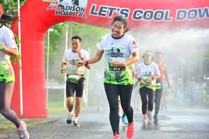 BIB: 426
                            <button type="button" onclick="openModal(3723319)" class="btn btn-primary btn-sm float-right btn-popup" data-toggle="modal" data-target=".modal-high-quality">
                        <i class="fas fa-shopping-cart"></i> Add to Cart
                    </button>
                                            <button type="button" onclick="isThisMe(3723319, true)" class="btn btn-success btn-sm float-right btn-popup btn-isme hidden" data-toggle="tooltip" data-placement="bottom" title="นี่คือรูปของคุณใช่ไหม คลิกที่นี่เพื่อเอาเข้าอัลบั้ม">
                        <i class="fas fa-plus"></i> Add to album
                    </button>
                    <button type="button" onclick="isThisMe(3723319, false)" class="btn btn-warning btn-sm float-right btn-popup btn-isnotme hidden">
                        <i class="fas fa-ban"></i> Remove from album
                    </button>