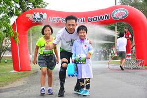 BIB: 883
                            <button type="button" onclick="openModal(3731929)" class="btn btn-primary btn-sm float-right btn-popup" data-toggle="modal" data-target=".modal-high-quality">
                        <i class="fas fa-shopping-cart"></i> Add to Cart
                    </button>
                                            <button type="button" onclick="isThisMe(3731929, true)" class="btn btn-success btn-sm float-right btn-popup btn-isme hidden" data-toggle="tooltip" data-placement="bottom" title="นี่คือรูปของคุณใช่ไหม คลิกที่นี่เพื่อเอาเข้าอัลบั้ม">
                        <i class="fas fa-plus"></i> Add to album
                    </button>
                    <button type="button" onclick="isThisMe(3731929, false)" class="btn btn-warning btn-sm float-right btn-popup btn-isnotme hidden">
                        <i class="fas fa-ban"></i> Remove from album
                    </button>