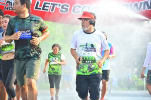 BIB: 128
                            <button type="button" onclick="openModal(3732819)" class="btn btn-primary btn-sm float-right btn-popup" data-toggle="modal" data-target=".modal-high-quality">
                        <i class="fas fa-shopping-cart"></i> Add to Cart
                    </button>
                                            <button type="button" onclick="isThisMe(3732819, true)" class="btn btn-success btn-sm float-right btn-popup btn-isme hidden" data-toggle="tooltip" data-placement="bottom" title="นี่คือรูปของคุณใช่ไหม คลิกที่นี่เพื่อเอาเข้าอัลบั้ม">
                        <i class="fas fa-plus"></i> Add to album
                    </button>
                    <button type="button" onclick="isThisMe(3732819, false)" class="btn btn-warning btn-sm float-right btn-popup btn-isnotme hidden">
                        <i class="fas fa-ban"></i> Remove from album
                    </button>