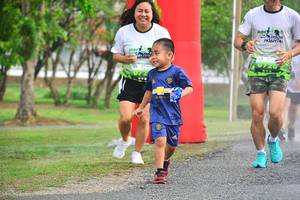 BIB: 
                            <button type="button" onclick="openModal(3722762)" class="btn btn-primary btn-sm float-right btn-popup" data-toggle="modal" data-target=".modal-high-quality">
                        <i class="fas fa-shopping-cart"></i> Add to Cart
                    </button>
                                            <button type="button" onclick="isThisMe(3722762, true)" class="btn btn-success btn-sm float-right btn-popup btn-isme hidden" data-toggle="tooltip" data-placement="bottom" title="นี่คือรูปของคุณใช่ไหม คลิกที่นี่เพื่อเอาเข้าอัลบั้ม">
                        <i class="fas fa-plus"></i> Add to album
                    </button>
                    <button type="button" onclick="isThisMe(3722762, false)" class="btn btn-warning btn-sm float-right btn-popup btn-isnotme hidden">
                        <i class="fas fa-ban"></i> Remove from album
                    </button>