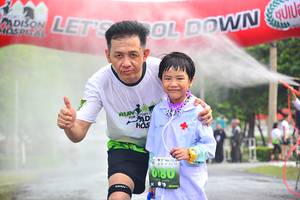 BIB: 880
                            <button type="button" onclick="openModal(3731960)" class="btn btn-primary btn-sm float-right btn-popup" data-toggle="modal" data-target=".modal-high-quality">
                        <i class="fas fa-shopping-cart"></i> Add to Cart
                    </button>
                                            <button type="button" onclick="isThisMe(3731960, true)" class="btn btn-success btn-sm float-right btn-popup btn-isme hidden" data-toggle="tooltip" data-placement="bottom" title="นี่คือรูปของคุณใช่ไหม คลิกที่นี่เพื่อเอาเข้าอัลบั้ม">
                        <i class="fas fa-plus"></i> Add to album
                    </button>
                    <button type="button" onclick="isThisMe(3731960, false)" class="btn btn-warning btn-sm float-right btn-popup btn-isnotme hidden">
                        <i class="fas fa-ban"></i> Remove from album
                    </button>