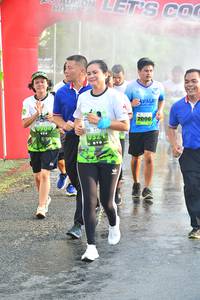 BIB: 2006
                            <button type="button" onclick="openModal(3733617)" class="btn btn-primary btn-sm float-right btn-popup" data-toggle="modal" data-target=".modal-high-quality">
                        <i class="fas fa-shopping-cart"></i> Add to Cart
                    </button>
                                            <button type="button" onclick="isThisMe(3733617, true)" class="btn btn-success btn-sm float-right btn-popup btn-isme hidden" data-toggle="tooltip" data-placement="bottom" title="นี่คือรูปของคุณใช่ไหม คลิกที่นี่เพื่อเอาเข้าอัลบั้ม">
                        <i class="fas fa-plus"></i> Add to album
                    </button>
                    <button type="button" onclick="isThisMe(3733617, false)" class="btn btn-warning btn-sm float-right btn-popup btn-isnotme hidden">
                        <i class="fas fa-ban"></i> Remove from album
                    </button>