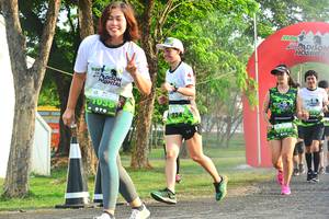 BIB: 1038
                            <button type="button" onclick="openModal(3750583)" class="btn btn-primary btn-sm float-right btn-popup" data-toggle="modal" data-target=".modal-high-quality">
                        <i class="fas fa-shopping-cart"></i> Add to Cart
                    </button>
                                            <button type="button" onclick="isThisMe(3750583, true)" class="btn btn-success btn-sm float-right btn-popup btn-isme hidden" data-toggle="tooltip" data-placement="bottom" title="นี่คือรูปของคุณใช่ไหม คลิกที่นี่เพื่อเอาเข้าอัลบั้ม">
                        <i class="fas fa-plus"></i> Add to album
                    </button>
                    <button type="button" onclick="isThisMe(3750583, false)" class="btn btn-warning btn-sm float-right btn-popup btn-isnotme hidden">
                        <i class="fas fa-ban"></i> Remove from album
                    </button>