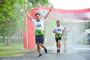 BIB: 840
                            <button type="button" onclick="openModal(3717316)" class="btn btn-primary btn-sm float-right btn-popup" data-toggle="modal" data-target=".modal-high-quality">
                        <i class="fas fa-shopping-cart"></i> Add to Cart
                    </button>
                                            <button type="button" onclick="isThisMe(3717316, true)" class="btn btn-success btn-sm float-right btn-popup btn-isme hidden" data-toggle="tooltip" data-placement="bottom" title="นี่คือรูปของคุณใช่ไหม คลิกที่นี่เพื่อเอาเข้าอัลบั้ม">
                        <i class="fas fa-plus"></i> Add to album
                    </button>
                    <button type="button" onclick="isThisMe(3717316, false)" class="btn btn-warning btn-sm float-right btn-popup btn-isnotme hidden">
                        <i class="fas fa-ban"></i> Remove from album
                    </button>