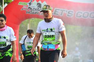 BIB: 2369, 
                            <button type="button" onclick="openModal(3770911)" class="btn btn-primary btn-sm float-right btn-popup" data-toggle="modal" data-target=".modal-high-quality">
                        <i class="fas fa-shopping-cart"></i> Add to Cart
                    </button>
                                            <button type="button" onclick="isThisMe(3770911, true)" class="btn btn-success btn-sm float-right btn-popup btn-isme hidden" data-toggle="tooltip" data-placement="bottom" title="นี่คือรูปของคุณใช่ไหม คลิกที่นี่เพื่อเอาเข้าอัลบั้ม">
                        <i class="fas fa-plus"></i> Add to album
                    </button>
                    <button type="button" onclick="isThisMe(3770911, false)" class="btn btn-warning btn-sm float-right btn-popup btn-isnotme hidden">
                        <i class="fas fa-ban"></i> Remove from album
                    </button>