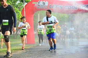 BIB: 552, 2056
                            <button type="button" onclick="openModal(3750902)" class="btn btn-primary btn-sm float-right btn-popup" data-toggle="modal" data-target=".modal-high-quality">
                        <i class="fas fa-shopping-cart"></i> Add to Cart
                    </button>
                                            <button type="button" onclick="isThisMe(3750902, true)" class="btn btn-success btn-sm float-right btn-popup btn-isme hidden" data-toggle="tooltip" data-placement="bottom" title="นี่คือรูปของคุณใช่ไหม คลิกที่นี่เพื่อเอาเข้าอัลบั้ม">
                        <i class="fas fa-plus"></i> Add to album
                    </button>
                    <button type="button" onclick="isThisMe(3750902, false)" class="btn btn-warning btn-sm float-right btn-popup btn-isnotme hidden">
                        <i class="fas fa-ban"></i> Remove from album
                    </button>