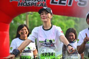 BIB: 0798
                            <button type="button" onclick="openModal(3773404)" class="btn btn-primary btn-sm float-right btn-popup" data-toggle="modal" data-target=".modal-high-quality">
                        <i class="fas fa-shopping-cart"></i> Add to Cart
                    </button>
                                            <button type="button" onclick="isThisMe(3773404, true)" class="btn btn-success btn-sm float-right btn-popup btn-isme hidden" data-toggle="tooltip" data-placement="bottom" title="นี่คือรูปของคุณใช่ไหม คลิกที่นี่เพื่อเอาเข้าอัลบั้ม">
                        <i class="fas fa-plus"></i> Add to album
                    </button>
                    <button type="button" onclick="isThisMe(3773404, false)" class="btn btn-warning btn-sm float-right btn-popup btn-isnotme hidden">
                        <i class="fas fa-ban"></i> Remove from album
                    </button>