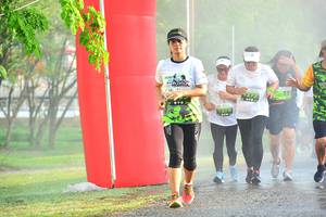 BIB: 555
                            <button type="button" onclick="openModal(3761334)" class="btn btn-primary btn-sm float-right btn-popup" data-toggle="modal" data-target=".modal-high-quality">
                        <i class="fas fa-shopping-cart"></i> Add to Cart
                    </button>
                                            <button type="button" onclick="isThisMe(3761334, true)" class="btn btn-success btn-sm float-right btn-popup btn-isme hidden" data-toggle="tooltip" data-placement="bottom" title="นี่คือรูปของคุณใช่ไหม คลิกที่นี่เพื่อเอาเข้าอัลบั้ม">
                        <i class="fas fa-plus"></i> Add to album
                    </button>
                    <button type="button" onclick="isThisMe(3761334, false)" class="btn btn-warning btn-sm float-right btn-popup btn-isnotme hidden">
                        <i class="fas fa-ban"></i> Remove from album
                    </button>