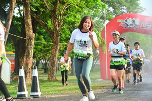 BIB: 1524
                            <button type="button" onclick="openModal(3750485)" class="btn btn-primary btn-sm float-right btn-popup" data-toggle="modal" data-target=".modal-high-quality">
                        <i class="fas fa-shopping-cart"></i> Add to Cart
                    </button>
                                            <button type="button" onclick="isThisMe(3750485, true)" class="btn btn-success btn-sm float-right btn-popup btn-isme hidden" data-toggle="tooltip" data-placement="bottom" title="นี่คือรูปของคุณใช่ไหม คลิกที่นี่เพื่อเอาเข้าอัลบั้ม">
                        <i class="fas fa-plus"></i> Add to album
                    </button>
                    <button type="button" onclick="isThisMe(3750485, false)" class="btn btn-warning btn-sm float-right btn-popup btn-isnotme hidden">
                        <i class="fas fa-ban"></i> Remove from album
                    </button>