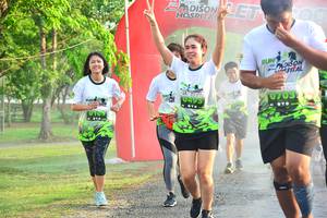 BIB: 07932
                            <button type="button" onclick="openModal(3753260)" class="btn btn-primary btn-sm float-right btn-popup" data-toggle="modal" data-target=".modal-high-quality">
                        <i class="fas fa-shopping-cart"></i> Add to Cart
                    </button>
                                            <button type="button" onclick="isThisMe(3753260, true)" class="btn btn-success btn-sm float-right btn-popup btn-isme hidden" data-toggle="tooltip" data-placement="bottom" title="นี่คือรูปของคุณใช่ไหม คลิกที่นี่เพื่อเอาเข้าอัลบั้ม">
                        <i class="fas fa-plus"></i> Add to album
                    </button>
                    <button type="button" onclick="isThisMe(3753260, false)" class="btn btn-warning btn-sm float-right btn-popup btn-isnotme hidden">
                        <i class="fas fa-ban"></i> Remove from album
                    </button>