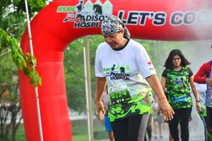 BIB: 324
                            <button type="button" onclick="openModal(3774455)" class="btn btn-primary btn-sm float-right btn-popup" data-toggle="modal" data-target=".modal-high-quality">
                        <i class="fas fa-shopping-cart"></i> Add to Cart
                    </button>
                                            <button type="button" onclick="isThisMe(3774455, true)" class="btn btn-success btn-sm float-right btn-popup btn-isme hidden" data-toggle="tooltip" data-placement="bottom" title="นี่คือรูปของคุณใช่ไหม คลิกที่นี่เพื่อเอาเข้าอัลบั้ม">
                        <i class="fas fa-plus"></i> Add to album
                    </button>
                    <button type="button" onclick="isThisMe(3774455, false)" class="btn btn-warning btn-sm float-right btn-popup btn-isnotme hidden">
                        <i class="fas fa-ban"></i> Remove from album
                    </button>