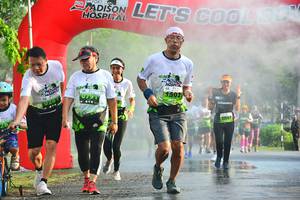 BIB: 281, 791, 1502
                            <button type="button" onclick="openModal(3759290)" class="btn btn-primary btn-sm float-right btn-popup" data-toggle="modal" data-target=".modal-high-quality">
                        <i class="fas fa-shopping-cart"></i> Add to Cart
                    </button>
                                            <button type="button" onclick="isThisMe(3759290, true)" class="btn btn-success btn-sm float-right btn-popup btn-isme hidden" data-toggle="tooltip" data-placement="bottom" title="นี่คือรูปของคุณใช่ไหม คลิกที่นี่เพื่อเอาเข้าอัลบั้ม">
                        <i class="fas fa-plus"></i> Add to album
                    </button>
                    <button type="button" onclick="isThisMe(3759290, false)" class="btn btn-warning btn-sm float-right btn-popup btn-isnotme hidden">
                        <i class="fas fa-ban"></i> Remove from album
                    </button>