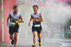 BIB: 1127, 1123
                            <button type="button" onclick="openModal(3688175)" class="btn btn-primary btn-sm float-right btn-popup" data-toggle="modal" data-target=".modal-high-quality">
                        <i class="fas fa-shopping-cart"></i> Add to Cart
                    </button>
                                            <button type="button" onclick="isThisMe(3688175, true)" class="btn btn-success btn-sm float-right btn-popup btn-isme hidden" data-toggle="tooltip" data-placement="bottom" title="นี่คือรูปของคุณใช่ไหม คลิกที่นี่เพื่อเอาเข้าอัลบั้ม">
                        <i class="fas fa-plus"></i> Add to album
                    </button>
                    <button type="button" onclick="isThisMe(3688175, false)" class="btn btn-warning btn-sm float-right btn-popup btn-isnotme hidden">
                        <i class="fas fa-ban"></i> Remove from album
                    </button>