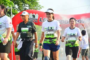 BIB: 0978, 2071
                            <button type="button" onclick="openModal(3763769)" class="btn btn-primary btn-sm float-right btn-popup" data-toggle="modal" data-target=".modal-high-quality">
                        <i class="fas fa-shopping-cart"></i> Add to Cart
                    </button>
                                            <button type="button" onclick="isThisMe(3763769, true)" class="btn btn-success btn-sm float-right btn-popup btn-isme hidden" data-toggle="tooltip" data-placement="bottom" title="นี่คือรูปของคุณใช่ไหม คลิกที่นี่เพื่อเอาเข้าอัลบั้ม">
                        <i class="fas fa-plus"></i> Add to album
                    </button>
                    <button type="button" onclick="isThisMe(3763769, false)" class="btn btn-warning btn-sm float-right btn-popup btn-isnotme hidden">
                        <i class="fas fa-ban"></i> Remove from album
                    </button>