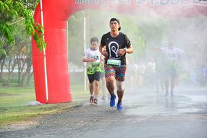 BIB: 423
                            <button type="button" onclick="openModal(3720183)" class="btn btn-primary btn-sm float-right btn-popup" data-toggle="modal" data-target=".modal-high-quality">
                        <i class="fas fa-shopping-cart"></i> Add to Cart
                    </button>
                                            <button type="button" onclick="isThisMe(3720183, true)" class="btn btn-success btn-sm float-right btn-popup btn-isme hidden" data-toggle="tooltip" data-placement="bottom" title="นี่คือรูปของคุณใช่ไหม คลิกที่นี่เพื่อเอาเข้าอัลบั้ม">
                        <i class="fas fa-plus"></i> Add to album
                    </button>
                    <button type="button" onclick="isThisMe(3720183, false)" class="btn btn-warning btn-sm float-right btn-popup btn-isnotme hidden">
                        <i class="fas fa-ban"></i> Remove from album
                    </button>