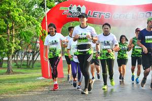 BIB: 252, 2330
                            <button type="button" onclick="openModal(3749638)" class="btn btn-primary btn-sm float-right btn-popup" data-toggle="modal" data-target=".modal-high-quality">
                        <i class="fas fa-shopping-cart"></i> Add to Cart
                    </button>
                                            <button type="button" onclick="isThisMe(3749638, true)" class="btn btn-success btn-sm float-right btn-popup btn-isme hidden" data-toggle="tooltip" data-placement="bottom" title="นี่คือรูปของคุณใช่ไหม คลิกที่นี่เพื่อเอาเข้าอัลบั้ม">
                        <i class="fas fa-plus"></i> Add to album
                    </button>
                    <button type="button" onclick="isThisMe(3749638, false)" class="btn btn-warning btn-sm float-right btn-popup btn-isnotme hidden">
                        <i class="fas fa-ban"></i> Remove from album
                    </button>