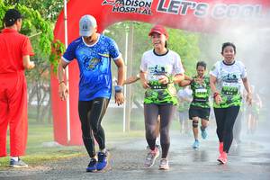 BIB: 2240
                            <button type="button" onclick="openModal(3723296)" class="btn btn-primary btn-sm float-right btn-popup" data-toggle="modal" data-target=".modal-high-quality">
                        <i class="fas fa-shopping-cart"></i> Add to Cart
                    </button>
                                            <button type="button" onclick="isThisMe(3723296, true)" class="btn btn-success btn-sm float-right btn-popup btn-isme hidden" data-toggle="tooltip" data-placement="bottom" title="นี่คือรูปของคุณใช่ไหม คลิกที่นี่เพื่อเอาเข้าอัลบั้ม">
                        <i class="fas fa-plus"></i> Add to album
                    </button>
                    <button type="button" onclick="isThisMe(3723296, false)" class="btn btn-warning btn-sm float-right btn-popup btn-isnotme hidden">
                        <i class="fas fa-ban"></i> Remove from album
                    </button>