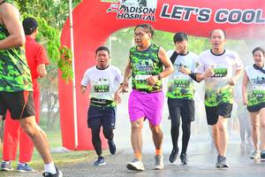 BIB: 199
                            <button type="button" onclick="openModal(3723304)" class="btn btn-primary btn-sm float-right btn-popup" data-toggle="modal" data-target=".modal-high-quality">
                        <i class="fas fa-shopping-cart"></i> Add to Cart
                    </button>
                                            <button type="button" onclick="isThisMe(3723304, true)" class="btn btn-success btn-sm float-right btn-popup btn-isme hidden" data-toggle="tooltip" data-placement="bottom" title="นี่คือรูปของคุณใช่ไหม คลิกที่นี่เพื่อเอาเข้าอัลบั้ม">
                        <i class="fas fa-plus"></i> Add to album
                    </button>
                    <button type="button" onclick="isThisMe(3723304, false)" class="btn btn-warning btn-sm float-right btn-popup btn-isnotme hidden">
                        <i class="fas fa-ban"></i> Remove from album
                    </button>