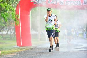 BIB: 18
                            <button type="button" onclick="openModal(3722751)" class="btn btn-primary btn-sm float-right btn-popup" data-toggle="modal" data-target=".modal-high-quality">
                        <i class="fas fa-shopping-cart"></i> Add to Cart
                    </button>
                                            <button type="button" onclick="isThisMe(3722751, true)" class="btn btn-success btn-sm float-right btn-popup btn-isme hidden" data-toggle="tooltip" data-placement="bottom" title="นี่คือรูปของคุณใช่ไหม คลิกที่นี่เพื่อเอาเข้าอัลบั้ม">
                        <i class="fas fa-plus"></i> Add to album
                    </button>
                    <button type="button" onclick="isThisMe(3722751, false)" class="btn btn-warning btn-sm float-right btn-popup btn-isnotme hidden">
                        <i class="fas fa-ban"></i> Remove from album
                    </button>