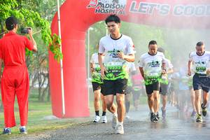 BIB: 533
                            <button type="button" onclick="openModal(3732533)" class="btn btn-primary btn-sm float-right btn-popup" data-toggle="modal" data-target=".modal-high-quality">
                        <i class="fas fa-shopping-cart"></i> Add to Cart
                    </button>
                                            <button type="button" onclick="isThisMe(3732533, true)" class="btn btn-success btn-sm float-right btn-popup btn-isme hidden" data-toggle="tooltip" data-placement="bottom" title="นี่คือรูปของคุณใช่ไหม คลิกที่นี่เพื่อเอาเข้าอัลบั้ม">
                        <i class="fas fa-plus"></i> Add to album
                    </button>
                    <button type="button" onclick="isThisMe(3732533, false)" class="btn btn-warning btn-sm float-right btn-popup btn-isnotme hidden">
                        <i class="fas fa-ban"></i> Remove from album
                    </button>