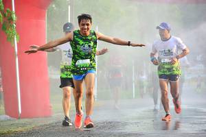 BIB: 2905
                            <button type="button" onclick="openModal(3705584)" class="btn btn-primary btn-sm float-right btn-popup" data-toggle="modal" data-target=".modal-high-quality">
                        <i class="fas fa-shopping-cart"></i> Add to Cart
                    </button>
                                            <button type="button" onclick="isThisMe(3705584, true)" class="btn btn-success btn-sm float-right btn-popup btn-isme hidden" data-toggle="tooltip" data-placement="bottom" title="นี่คือรูปของคุณใช่ไหม คลิกที่นี่เพื่อเอาเข้าอัลบั้ม">
                        <i class="fas fa-plus"></i> Add to album
                    </button>
                    <button type="button" onclick="isThisMe(3705584, false)" class="btn btn-warning btn-sm float-right btn-popup btn-isnotme hidden">
                        <i class="fas fa-ban"></i> Remove from album
                    </button>