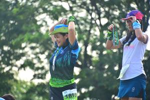 BIB: 1893
                            <button type="button" onclick="openModal(3732315)" class="btn btn-primary btn-sm float-right btn-popup" data-toggle="modal" data-target=".modal-high-quality">
                        <i class="fas fa-shopping-cart"></i> Add to Cart
                    </button>
                                            <button type="button" onclick="isThisMe(3732315, true)" class="btn btn-success btn-sm float-right btn-popup btn-isme hidden" data-toggle="tooltip" data-placement="bottom" title="นี่คือรูปของคุณใช่ไหม คลิกที่นี่เพื่อเอาเข้าอัลบั้ม">
                        <i class="fas fa-plus"></i> Add to album
                    </button>
                    <button type="button" onclick="isThisMe(3732315, false)" class="btn btn-warning btn-sm float-right btn-popup btn-isnotme hidden">
                        <i class="fas fa-ban"></i> Remove from album
                    </button>