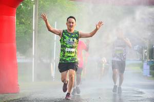 BIB: 1554
                            <button type="button" onclick="openModal(3690607)" class="btn btn-primary btn-sm float-right btn-popup" data-toggle="modal" data-target=".modal-high-quality">
                        <i class="fas fa-shopping-cart"></i> Add to Cart
                    </button>
                                            <button type="button" onclick="isThisMe(3690607, true)" class="btn btn-success btn-sm float-right btn-popup btn-isme hidden" data-toggle="tooltip" data-placement="bottom" title="นี่คือรูปของคุณใช่ไหม คลิกที่นี่เพื่อเอาเข้าอัลบั้ม">
                        <i class="fas fa-plus"></i> Add to album
                    </button>
                    <button type="button" onclick="isThisMe(3690607, false)" class="btn btn-warning btn-sm float-right btn-popup btn-isnotme hidden">
                        <i class="fas fa-ban"></i> Remove from album
                    </button>