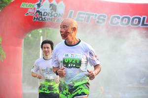 BIB: 0921
                            <button type="button" onclick="openModal(3697216)" class="btn btn-primary btn-sm float-right btn-popup" data-toggle="modal" data-target=".modal-high-quality">
                        <i class="fas fa-shopping-cart"></i> Add to Cart
                    </button>
                                            <button type="button" onclick="isThisMe(3697216, true)" class="btn btn-success btn-sm float-right btn-popup btn-isme hidden" data-toggle="tooltip" data-placement="bottom" title="นี่คือรูปของคุณใช่ไหม คลิกที่นี่เพื่อเอาเข้าอัลบั้ม">
                        <i class="fas fa-plus"></i> Add to album
                    </button>
                    <button type="button" onclick="isThisMe(3697216, false)" class="btn btn-warning btn-sm float-right btn-popup btn-isnotme hidden">
                        <i class="fas fa-ban"></i> Remove from album
                    </button>