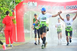 BIB: 2225, 469
                            <button type="button" onclick="openModal(3729631)" class="btn btn-primary btn-sm float-right btn-popup" data-toggle="modal" data-target=".modal-high-quality">
                        <i class="fas fa-shopping-cart"></i> Add to Cart
                    </button>
                                            <button type="button" onclick="isThisMe(3729631, true)" class="btn btn-success btn-sm float-right btn-popup btn-isme hidden" data-toggle="tooltip" data-placement="bottom" title="นี่คือรูปของคุณใช่ไหม คลิกที่นี่เพื่อเอาเข้าอัลบั้ม">
                        <i class="fas fa-plus"></i> Add to album
                    </button>
                    <button type="button" onclick="isThisMe(3729631, false)" class="btn btn-warning btn-sm float-right btn-popup btn-isnotme hidden">
                        <i class="fas fa-ban"></i> Remove from album
                    </button>