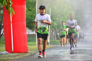 BIB: 541
                            <button type="button" onclick="openModal(3694800)" class="btn btn-primary btn-sm float-right btn-popup" data-toggle="modal" data-target=".modal-high-quality">
                        <i class="fas fa-shopping-cart"></i> Add to Cart
                    </button>
                                            <button type="button" onclick="isThisMe(3694800, true)" class="btn btn-success btn-sm float-right btn-popup btn-isme hidden" data-toggle="tooltip" data-placement="bottom" title="นี่คือรูปของคุณใช่ไหม คลิกที่นี่เพื่อเอาเข้าอัลบั้ม">
                        <i class="fas fa-plus"></i> Add to album
                    </button>
                    <button type="button" onclick="isThisMe(3694800, false)" class="btn btn-warning btn-sm float-right btn-popup btn-isnotme hidden">
                        <i class="fas fa-ban"></i> Remove from album
                    </button>