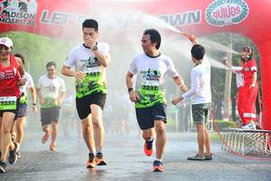 BIB: 1487, 2252
                            <button type="button" onclick="openModal(3767333)" class="btn btn-primary btn-sm float-right btn-popup" data-toggle="modal" data-target=".modal-high-quality">
                        <i class="fas fa-shopping-cart"></i> Add to Cart
                    </button>
                                            <button type="button" onclick="isThisMe(3767333, true)" class="btn btn-success btn-sm float-right btn-popup btn-isme hidden" data-toggle="tooltip" data-placement="bottom" title="นี่คือรูปของคุณใช่ไหม คลิกที่นี่เพื่อเอาเข้าอัลบั้ม">
                        <i class="fas fa-plus"></i> Add to album
                    </button>
                    <button type="button" onclick="isThisMe(3767333, false)" class="btn btn-warning btn-sm float-right btn-popup btn-isnotme hidden">
                        <i class="fas fa-ban"></i> Remove from album
                    </button>