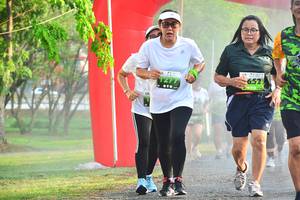 BIB: 1277
                            <button type="button" onclick="openModal(3762458)" class="btn btn-primary btn-sm float-right btn-popup" data-toggle="modal" data-target=".modal-high-quality">
                        <i class="fas fa-shopping-cart"></i> Add to Cart
                    </button>
                                            <button type="button" onclick="isThisMe(3762458, true)" class="btn btn-success btn-sm float-right btn-popup btn-isme hidden" data-toggle="tooltip" data-placement="bottom" title="นี่คือรูปของคุณใช่ไหม คลิกที่นี่เพื่อเอาเข้าอัลบั้ม">
                        <i class="fas fa-plus"></i> Add to album
                    </button>
                    <button type="button" onclick="isThisMe(3762458, false)" class="btn btn-warning btn-sm float-right btn-popup btn-isnotme hidden">
                        <i class="fas fa-ban"></i> Remove from album
                    </button>