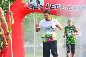 BIB: 9193
                            <button type="button" onclick="openModal(3729225)" class="btn btn-primary btn-sm float-right btn-popup" data-toggle="modal" data-target=".modal-high-quality">
                        <i class="fas fa-shopping-cart"></i> Add to Cart
                    </button>
                                            <button type="button" onclick="isThisMe(3729225, true)" class="btn btn-success btn-sm float-right btn-popup btn-isme hidden" data-toggle="tooltip" data-placement="bottom" title="นี่คือรูปของคุณใช่ไหม คลิกที่นี่เพื่อเอาเข้าอัลบั้ม">
                        <i class="fas fa-plus"></i> Add to album
                    </button>
                    <button type="button" onclick="isThisMe(3729225, false)" class="btn btn-warning btn-sm float-right btn-popup btn-isnotme hidden">
                        <i class="fas fa-ban"></i> Remove from album
                    </button>