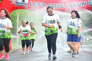 BIB: 
                            <button type="button" onclick="openModal(3719882)" class="btn btn-primary btn-sm float-right btn-popup" data-toggle="modal" data-target=".modal-high-quality">
                        <i class="fas fa-shopping-cart"></i> Add to Cart
                    </button>
                                            <button type="button" onclick="isThisMe(3719882, true)" class="btn btn-success btn-sm float-right btn-popup btn-isme hidden" data-toggle="tooltip" data-placement="bottom" title="นี่คือรูปของคุณใช่ไหม คลิกที่นี่เพื่อเอาเข้าอัลบั้ม">
                        <i class="fas fa-plus"></i> Add to album
                    </button>
                    <button type="button" onclick="isThisMe(3719882, false)" class="btn btn-warning btn-sm float-right btn-popup btn-isnotme hidden">
                        <i class="fas fa-ban"></i> Remove from album
                    </button>