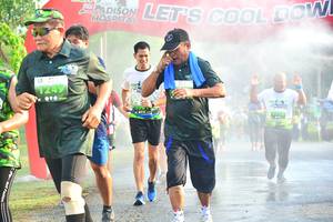 BIB: 1249
                            <button type="button" onclick="openModal(3755334)" class="btn btn-primary btn-sm float-right btn-popup" data-toggle="modal" data-target=".modal-high-quality">
                        <i class="fas fa-shopping-cart"></i> Add to Cart
                    </button>
                                            <button type="button" onclick="isThisMe(3755334, true)" class="btn btn-success btn-sm float-right btn-popup btn-isme hidden" data-toggle="tooltip" data-placement="bottom" title="นี่คือรูปของคุณใช่ไหม คลิกที่นี่เพื่อเอาเข้าอัลบั้ม">
                        <i class="fas fa-plus"></i> Add to album
                    </button>
                    <button type="button" onclick="isThisMe(3755334, false)" class="btn btn-warning btn-sm float-right btn-popup btn-isnotme hidden">
                        <i class="fas fa-ban"></i> Remove from album
                    </button>