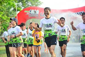 BIB: 2218
                            <button type="button" onclick="openModal(3760279)" class="btn btn-primary btn-sm float-right btn-popup" data-toggle="modal" data-target=".modal-high-quality">
                        <i class="fas fa-shopping-cart"></i> Add to Cart
                    </button>
                                            <button type="button" onclick="isThisMe(3760279, true)" class="btn btn-success btn-sm float-right btn-popup btn-isme hidden" data-toggle="tooltip" data-placement="bottom" title="นี่คือรูปของคุณใช่ไหม คลิกที่นี่เพื่อเอาเข้าอัลบั้ม">
                        <i class="fas fa-plus"></i> Add to album
                    </button>
                    <button type="button" onclick="isThisMe(3760279, false)" class="btn btn-warning btn-sm float-right btn-popup btn-isnotme hidden">
                        <i class="fas fa-ban"></i> Remove from album
                    </button>