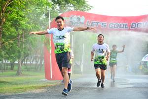 BIB: 840
                            <button type="button" onclick="openModal(3717315)" class="btn btn-primary btn-sm float-right btn-popup" data-toggle="modal" data-target=".modal-high-quality">
                        <i class="fas fa-shopping-cart"></i> Add to Cart
                    </button>
                                            <button type="button" onclick="isThisMe(3717315, true)" class="btn btn-success btn-sm float-right btn-popup btn-isme hidden" data-toggle="tooltip" data-placement="bottom" title="นี่คือรูปของคุณใช่ไหม คลิกที่นี่เพื่อเอาเข้าอัลบั้ม">
                        <i class="fas fa-plus"></i> Add to album
                    </button>
                    <button type="button" onclick="isThisMe(3717315, false)" class="btn btn-warning btn-sm float-right btn-popup btn-isnotme hidden">
                        <i class="fas fa-ban"></i> Remove from album
                    </button>