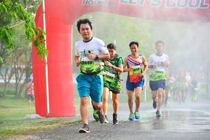 BIB: 2440
                            <button type="button" onclick="openModal(3709139)" class="btn btn-primary btn-sm float-right btn-popup" data-toggle="modal" data-target=".modal-high-quality">
                        <i class="fas fa-shopping-cart"></i> Add to Cart
                    </button>
                                            <button type="button" onclick="isThisMe(3709139, true)" class="btn btn-success btn-sm float-right btn-popup btn-isme hidden" data-toggle="tooltip" data-placement="bottom" title="นี่คือรูปของคุณใช่ไหม คลิกที่นี่เพื่อเอาเข้าอัลบั้ม">
                        <i class="fas fa-plus"></i> Add to album
                    </button>
                    <button type="button" onclick="isThisMe(3709139, false)" class="btn btn-warning btn-sm float-right btn-popup btn-isnotme hidden">
                        <i class="fas fa-ban"></i> Remove from album
                    </button>