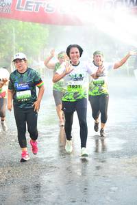 BIB: 921
                            <button type="button" onclick="openModal(3736289)" class="btn btn-primary btn-sm float-right btn-popup" data-toggle="modal" data-target=".modal-high-quality">
                        <i class="fas fa-shopping-cart"></i> Add to Cart
                    </button>
                                            <button type="button" onclick="isThisMe(3736289, true)" class="btn btn-success btn-sm float-right btn-popup btn-isme hidden" data-toggle="tooltip" data-placement="bottom" title="นี่คือรูปของคุณใช่ไหม คลิกที่นี่เพื่อเอาเข้าอัลบั้ม">
                        <i class="fas fa-plus"></i> Add to album
                    </button>
                    <button type="button" onclick="isThisMe(3736289, false)" class="btn btn-warning btn-sm float-right btn-popup btn-isnotme hidden">
                        <i class="fas fa-ban"></i> Remove from album
                    </button>