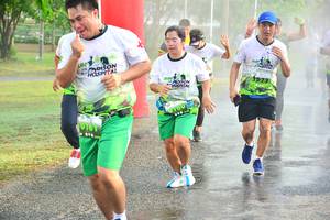 BIB: 923
                            <button type="button" onclick="openModal(3734715)" class="btn btn-primary btn-sm float-right btn-popup" data-toggle="modal" data-target=".modal-high-quality">
                        <i class="fas fa-shopping-cart"></i> Add to Cart
                    </button>
                                            <button type="button" onclick="isThisMe(3734715, true)" class="btn btn-success btn-sm float-right btn-popup btn-isme hidden" data-toggle="tooltip" data-placement="bottom" title="นี่คือรูปของคุณใช่ไหม คลิกที่นี่เพื่อเอาเข้าอัลบั้ม">
                        <i class="fas fa-plus"></i> Add to album
                    </button>
                    <button type="button" onclick="isThisMe(3734715, false)" class="btn btn-warning btn-sm float-right btn-popup btn-isnotme hidden">
                        <i class="fas fa-ban"></i> Remove from album
                    </button>