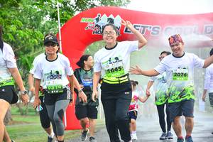 BIB: 1645, 2076
                            <button type="button" onclick="openModal(3719892)" class="btn btn-primary btn-sm float-right btn-popup" data-toggle="modal" data-target=".modal-high-quality">
                        <i class="fas fa-shopping-cart"></i> Add to Cart
                    </button>
                                            <button type="button" onclick="isThisMe(3719892, true)" class="btn btn-success btn-sm float-right btn-popup btn-isme hidden" data-toggle="tooltip" data-placement="bottom" title="นี่คือรูปของคุณใช่ไหม คลิกที่นี่เพื่อเอาเข้าอัลบั้ม">
                        <i class="fas fa-plus"></i> Add to album
                    </button>
                    <button type="button" onclick="isThisMe(3719892, false)" class="btn btn-warning btn-sm float-right btn-popup btn-isnotme hidden">
                        <i class="fas fa-ban"></i> Remove from album
                    </button>