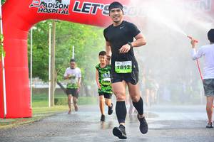 BIB: 1812, 2489
                            <button type="button" onclick="openModal(3732352)" class="btn btn-primary btn-sm float-right btn-popup" data-toggle="modal" data-target=".modal-high-quality">
                        <i class="fas fa-shopping-cart"></i> Add to Cart
                    </button>
                                            <button type="button" onclick="isThisMe(3732352, true)" class="btn btn-success btn-sm float-right btn-popup btn-isme hidden" data-toggle="tooltip" data-placement="bottom" title="นี่คือรูปของคุณใช่ไหม คลิกที่นี่เพื่อเอาเข้าอัลบั้ม">
                        <i class="fas fa-plus"></i> Add to album
                    </button>
                    <button type="button" onclick="isThisMe(3732352, false)" class="btn btn-warning btn-sm float-right btn-popup btn-isnotme hidden">
                        <i class="fas fa-ban"></i> Remove from album
                    </button>