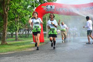 BIB: 1101, 1095
                            <button type="button" onclick="openModal(3769930)" class="btn btn-primary btn-sm float-right btn-popup" data-toggle="modal" data-target=".modal-high-quality">
                        <i class="fas fa-shopping-cart"></i> Add to Cart
                    </button>
                                            <button type="button" onclick="isThisMe(3769930, true)" class="btn btn-success btn-sm float-right btn-popup btn-isme hidden" data-toggle="tooltip" data-placement="bottom" title="นี่คือรูปของคุณใช่ไหม คลิกที่นี่เพื่อเอาเข้าอัลบั้ม">
                        <i class="fas fa-plus"></i> Add to album
                    </button>
                    <button type="button" onclick="isThisMe(3769930, false)" class="btn btn-warning btn-sm float-right btn-popup btn-isnotme hidden">
                        <i class="fas fa-ban"></i> Remove from album
                    </button>