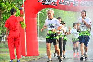 BIB: 1531
                            <button type="button" onclick="openModal(3729553)" class="btn btn-primary btn-sm float-right btn-popup" data-toggle="modal" data-target=".modal-high-quality">
                        <i class="fas fa-shopping-cart"></i> Add to Cart
                    </button>
                                            <button type="button" onclick="isThisMe(3729553, true)" class="btn btn-success btn-sm float-right btn-popup btn-isme hidden" data-toggle="tooltip" data-placement="bottom" title="นี่คือรูปของคุณใช่ไหม คลิกที่นี่เพื่อเอาเข้าอัลบั้ม">
                        <i class="fas fa-plus"></i> Add to album
                    </button>
                    <button type="button" onclick="isThisMe(3729553, false)" class="btn btn-warning btn-sm float-right btn-popup btn-isnotme hidden">
                        <i class="fas fa-ban"></i> Remove from album
                    </button>